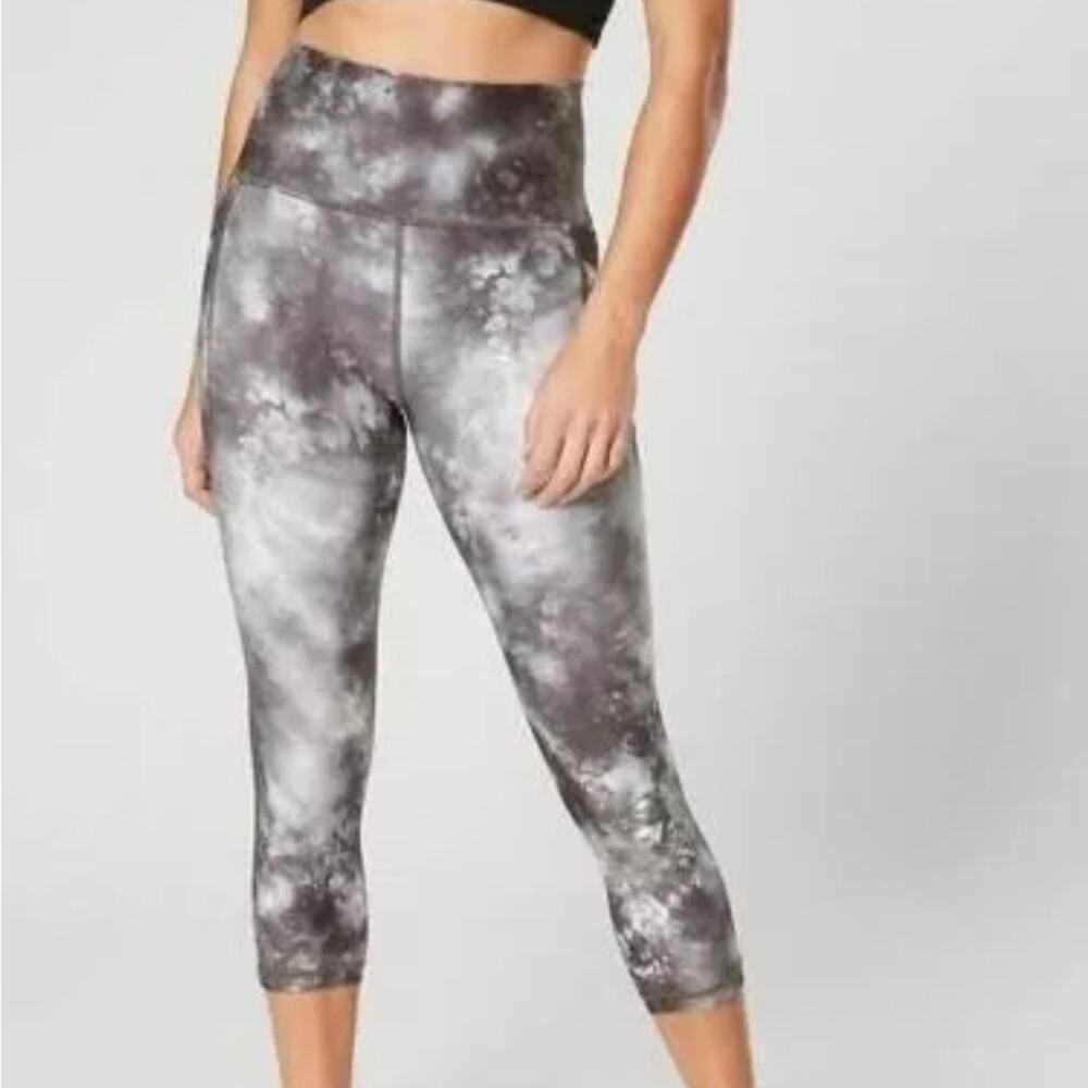 Athleta Gray & White Tie-Dye High-Waist Cropped Leggings